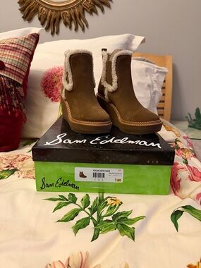 Sam Edelman Suede Shearling Wedge Booties   Women’s size 5M